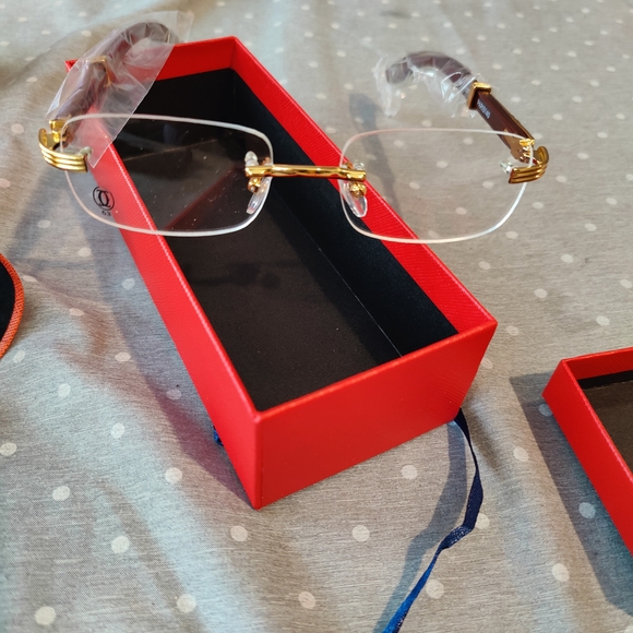 Gold and Clear Rimless Glasses - Picture 1 of 4